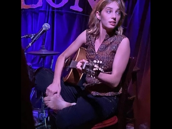  alt="Maya Hawke"