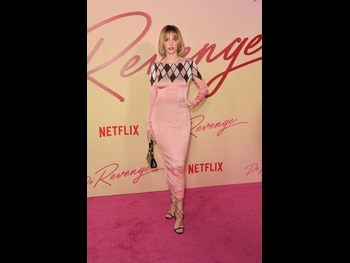  alt="Maya Hawke"