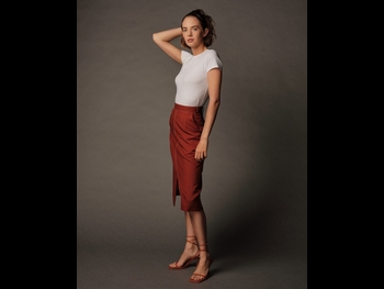  alt="Maya Hawke"