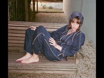  alt="Maya Hawke"