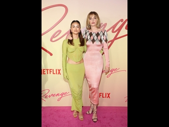  alt="Maya Hawke"