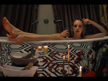  alt="Maya Hawke"