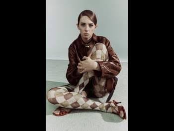 alt="Maya Hawke"