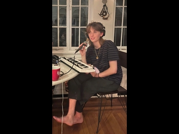  alt="Maya Hawke"