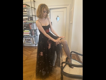  alt="Maya Hawke"