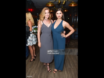  alt="Elizabeth Lail"