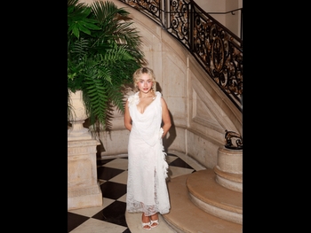  alt="Sabrina Carpenter"
