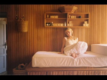  alt="Sabrina Carpenter"