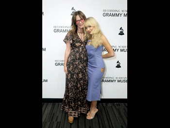  alt="Sabrina Carpenter"