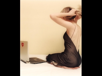 alt="Sabrina Carpenter"