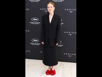  alt="Julianne Moore (i)"