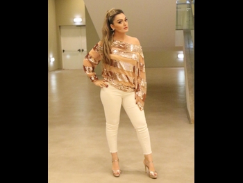  alt="Yasmine Ammari"