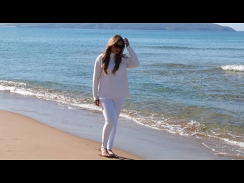  alt="Yasmine Ammari"