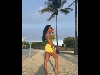  alt="Chanel Santini"