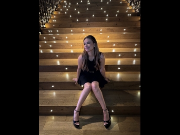  alt="Laura Naries"