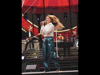  alt="Delta Goodrem"