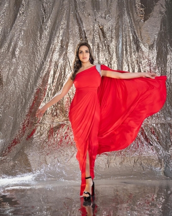 Esha Deol