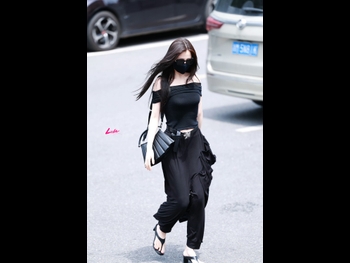  alt="Esther Yu"