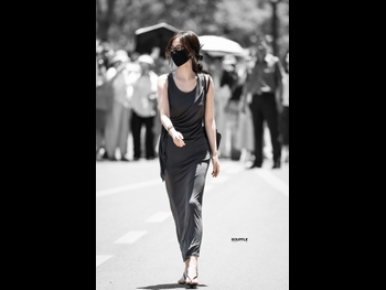  alt="Esther Yu"