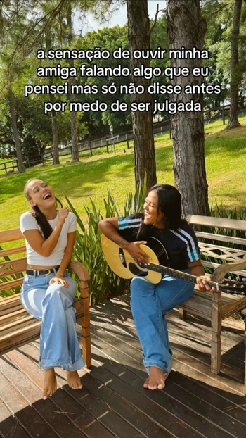 Camila Loures