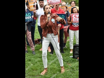  alt="Alexandria Ocasio-cortez"