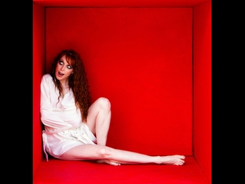  alt="Lisa Foiles"