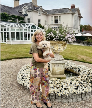 Glynis Barber