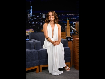  alt="Zoey Deutch"