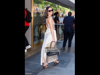  alt="Zoey Deutch"