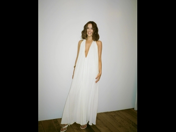  alt="Zoey Deutch"