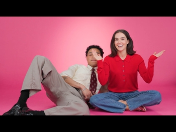  alt="Zoey Deutch"