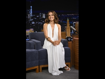  alt="Zoey Deutch"