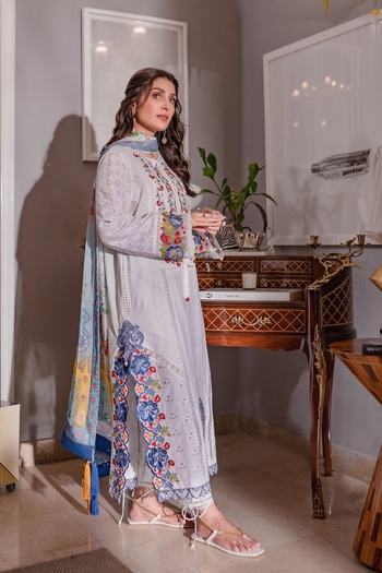 Ayeza Khan