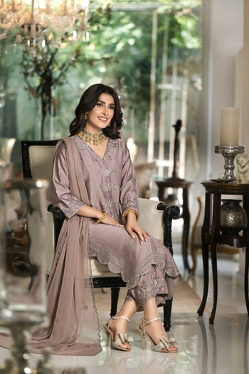 Ayeza Khan