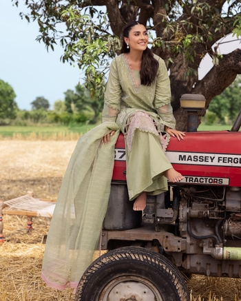Ayeza Khan