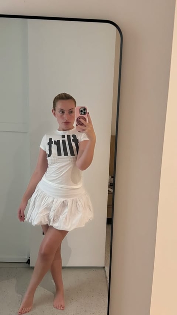 Amelia Dimoldenberg