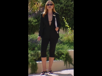  alt="Amelia Dimoldenberg"