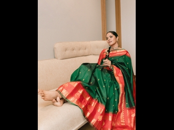  alt="Anasuya Bharadwaj"