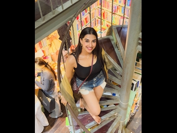  alt="Meenakshii Chaudhary"