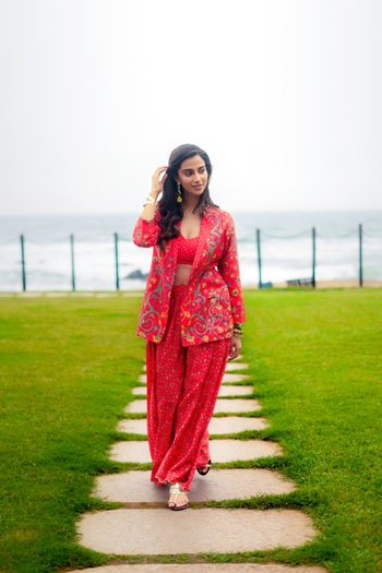 Meenakshii Chaudhary