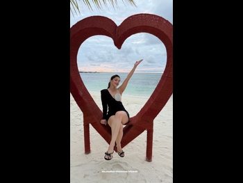  alt="Mehreen Pirzada"