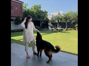  alt="Mehreen Pirzada"