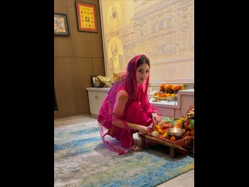  alt="Mehreen Pirzada"