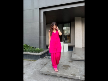  alt="Mehreen Pirzada"
