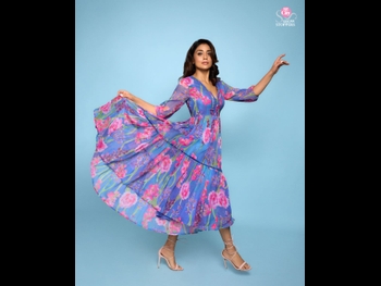  alt="Shriya Saran"