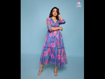  alt="Shriya Saran"