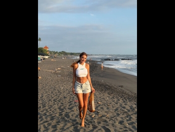 alt="Merve Oflaz"