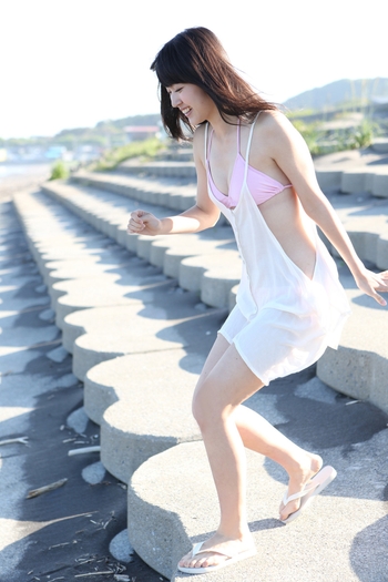 Airi Suzuki