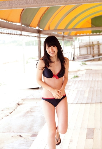 Airi Suzuki