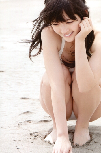 Airi Suzuki